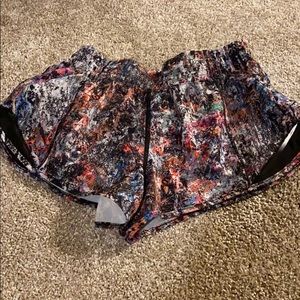 Lululemon hotty hot 2.5” short